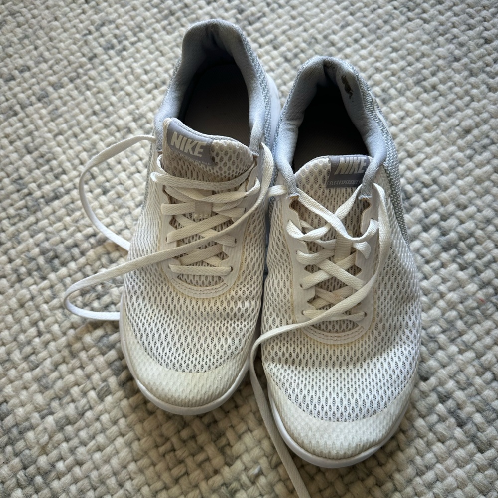 Nike Light Gray Mesh Running Shoes